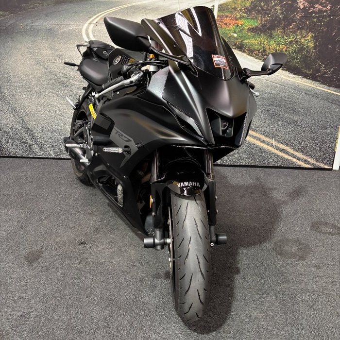 2024 Yamaha YZF-R7LA Black