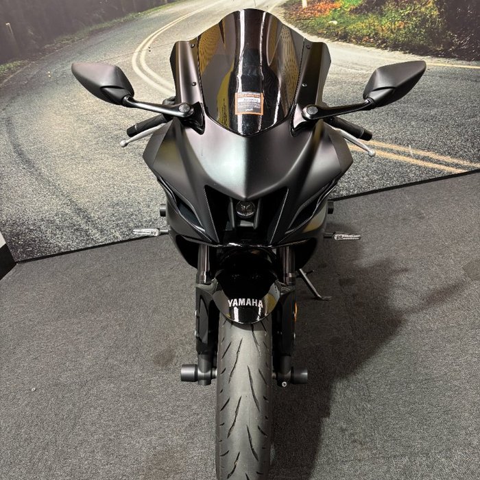 2024 Yamaha YZF-R7LA Black