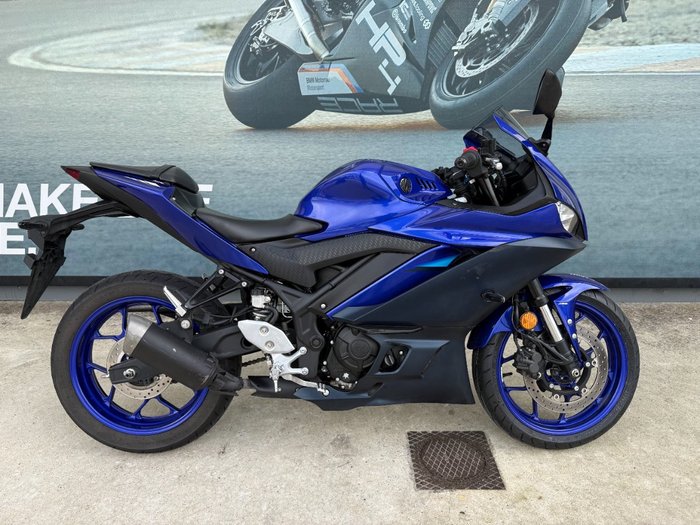 2024 Yamaha YZF-R3 Blue