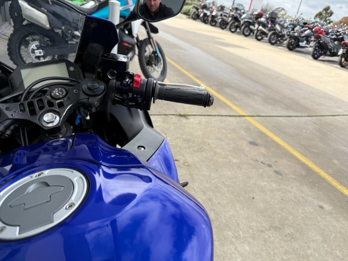 2024 Yamaha YZF-R3 Blue