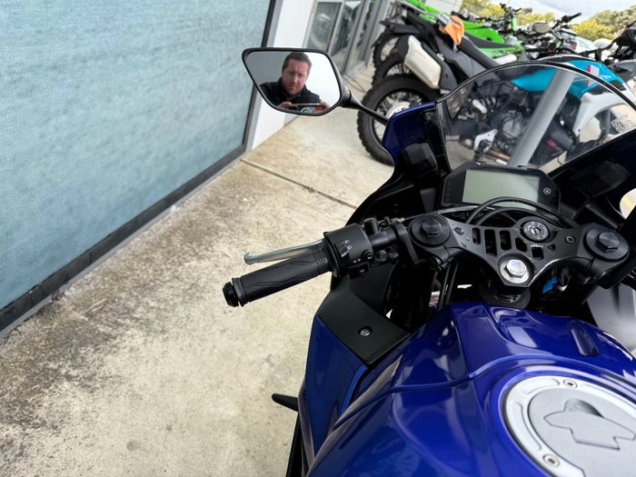 2024 Yamaha YZF-R3 Blue
