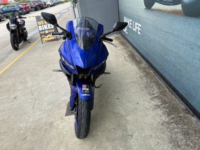2024 Yamaha YZF-R3 Blue