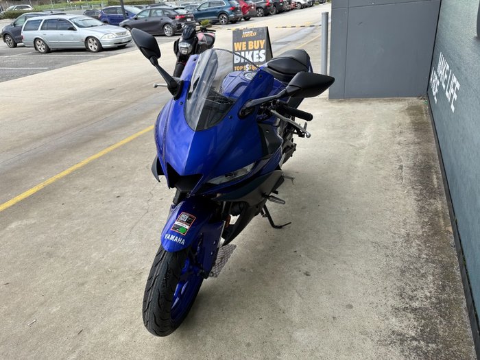 2024 Yamaha YZF-R3 Blue