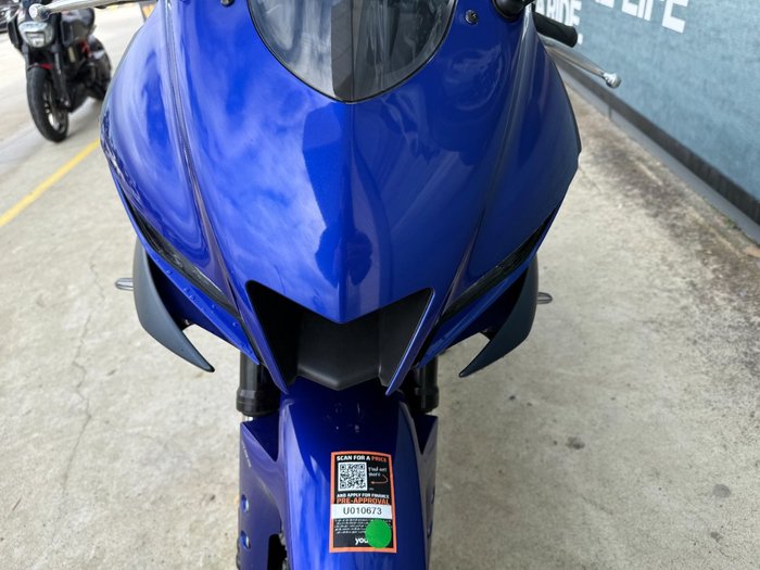 2024 Yamaha YZF-R3 Blue