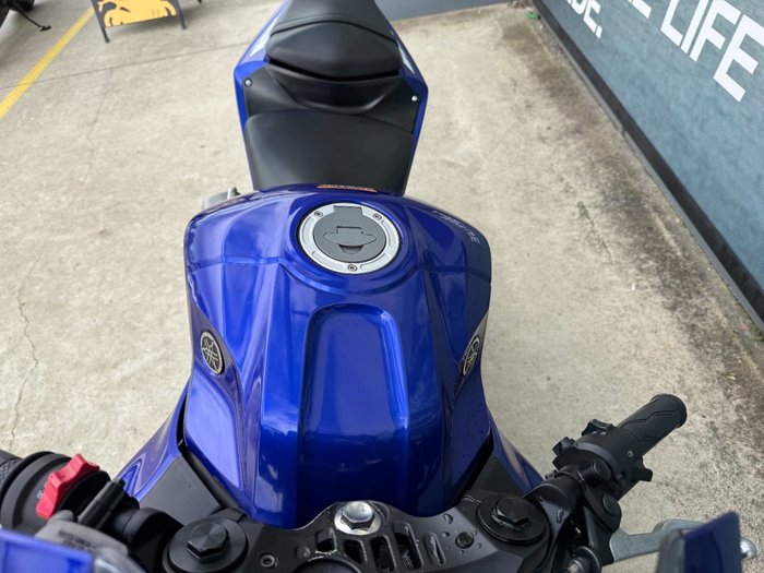 2024 Yamaha YZF-R3 Blue