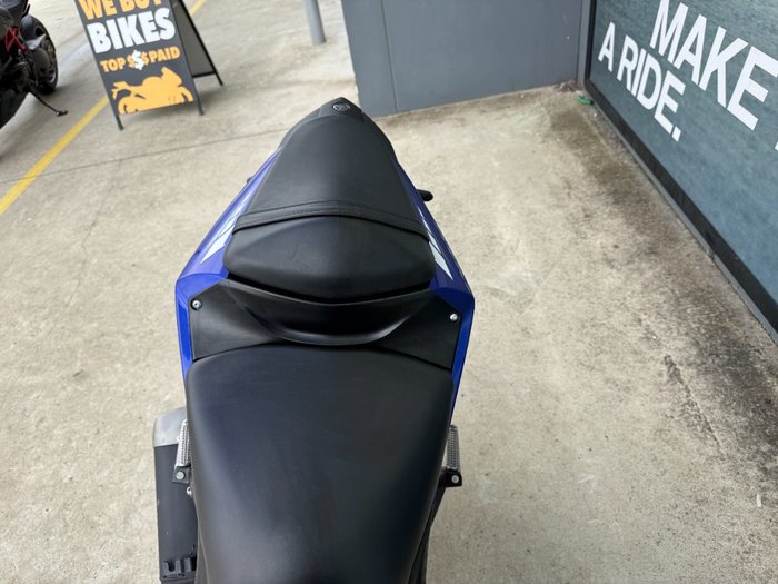 2024 Yamaha YZF-R3 Blue