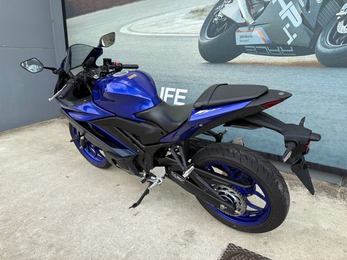 2024 Yamaha YZF-R3 Blue
