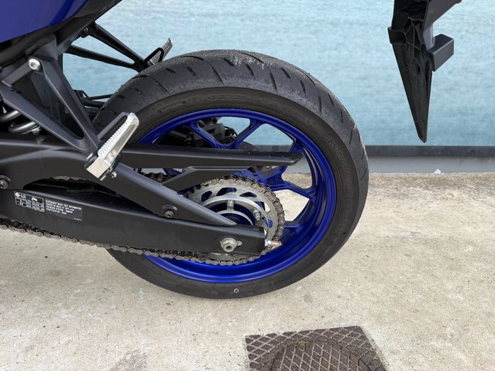 2024 Yamaha YZF-R3 Blue