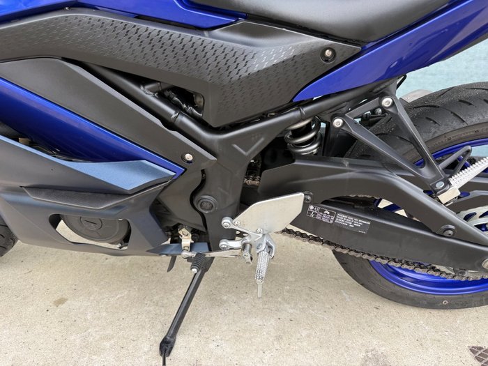 2024 Yamaha YZF-R3 Blue