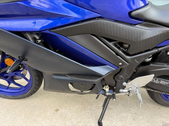 2024 Yamaha YZF-R3 Blue