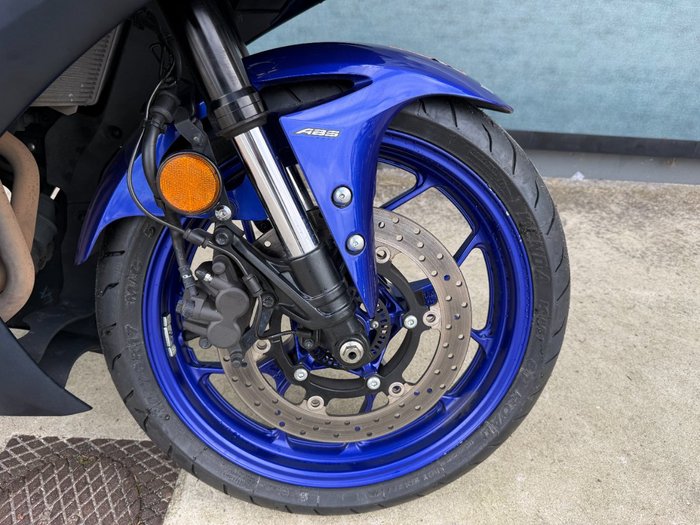 2024 Yamaha YZF-R3 Blue