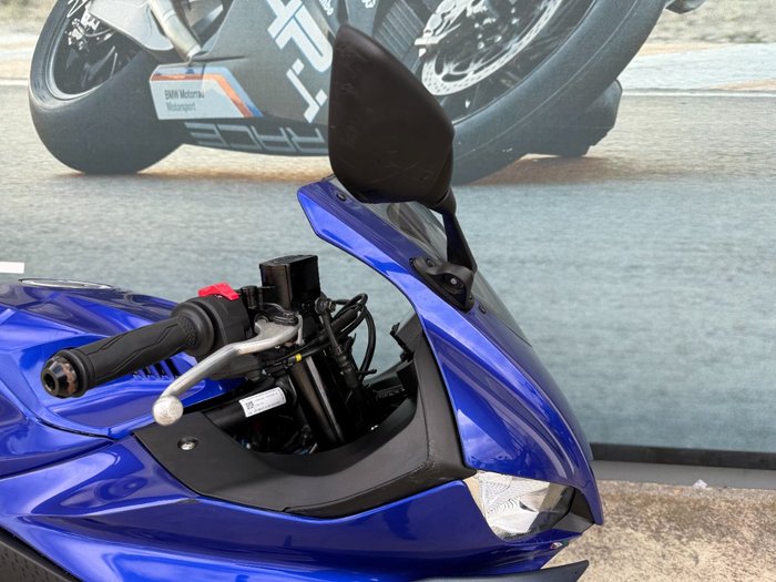 2024 Yamaha YZF-R3 Blue