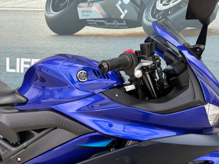 2024 Yamaha YZF-R3 Blue