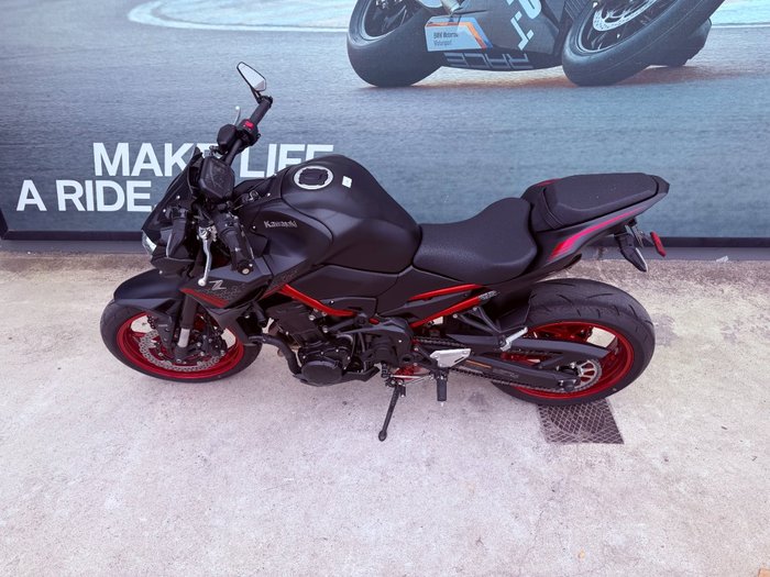 2021 Kawasaki Z900 SUPERNAKED (ZR900) Red