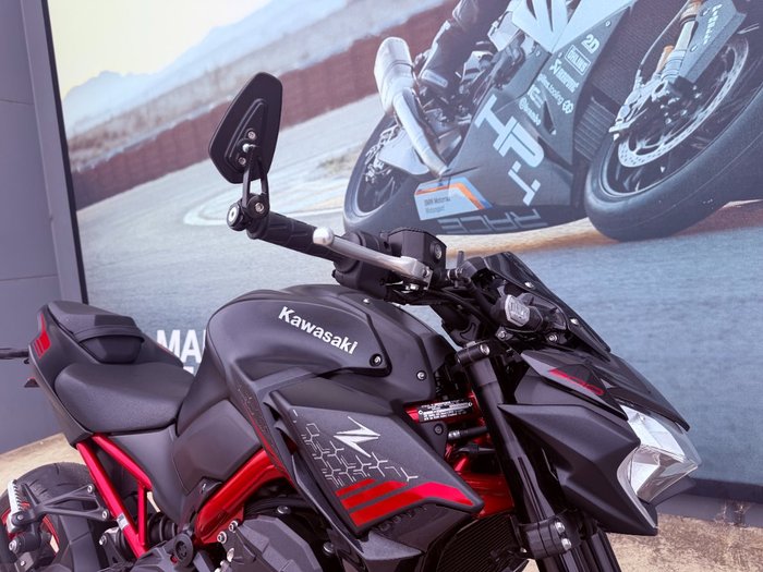 2021 Kawasaki Z900 SUPERNAKED (ZR900) Red