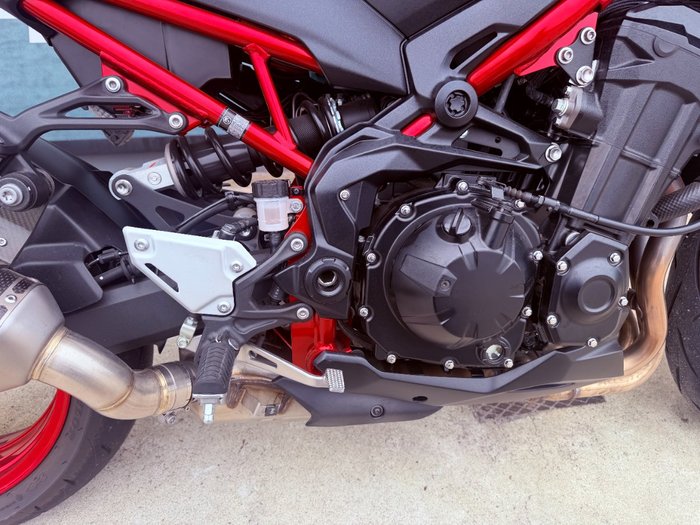 2021 Kawasaki Z900 SUPERNAKED (ZR900) Red