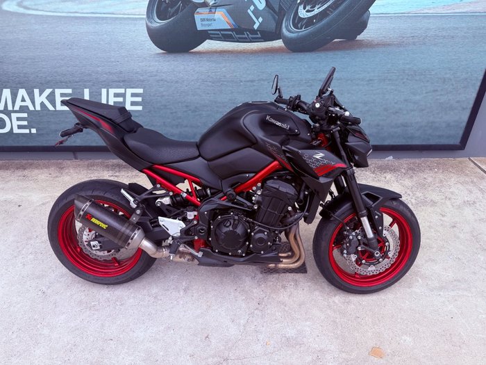 2021 Kawasaki Z900 SUPERNAKED (ZR900) Red