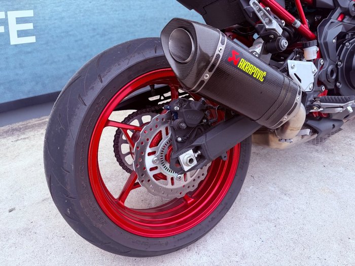 2021 Kawasaki Z900 SUPERNAKED (ZR900) Red