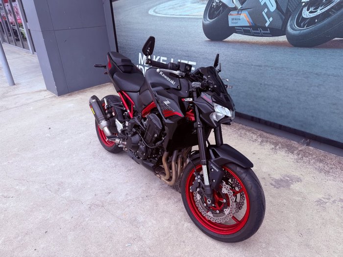 2021 Kawasaki Z900 SUPERNAKED (ZR900) Red