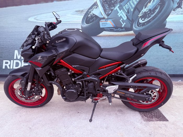 2021 Kawasaki Z900 SUPERNAKED (ZR900) Red