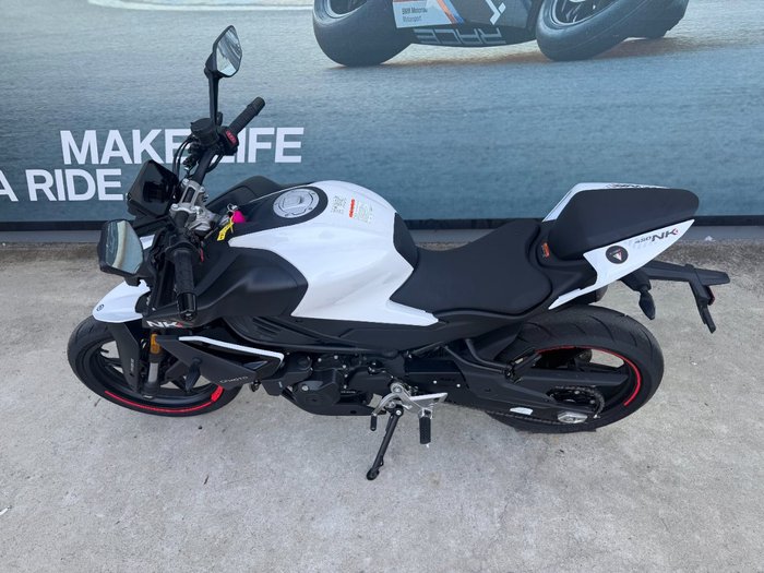 2025 CFMOTO 450 NK White