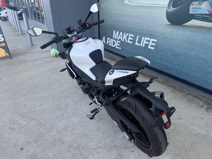 2025 CFMOTO 450 NK White