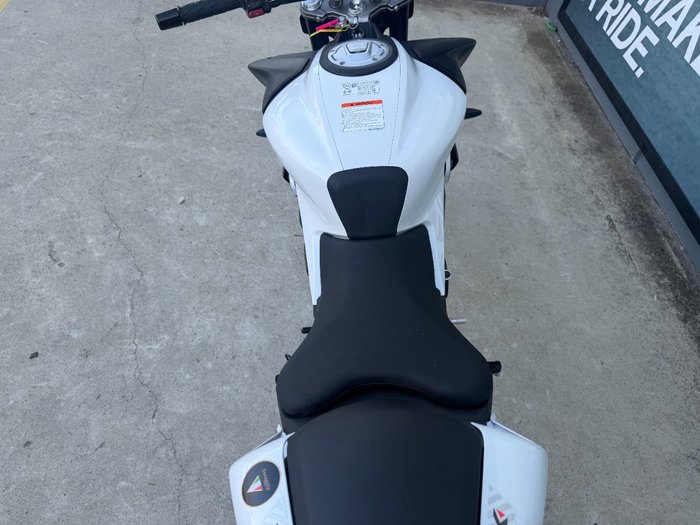 2025 CFMOTO 450 NK White