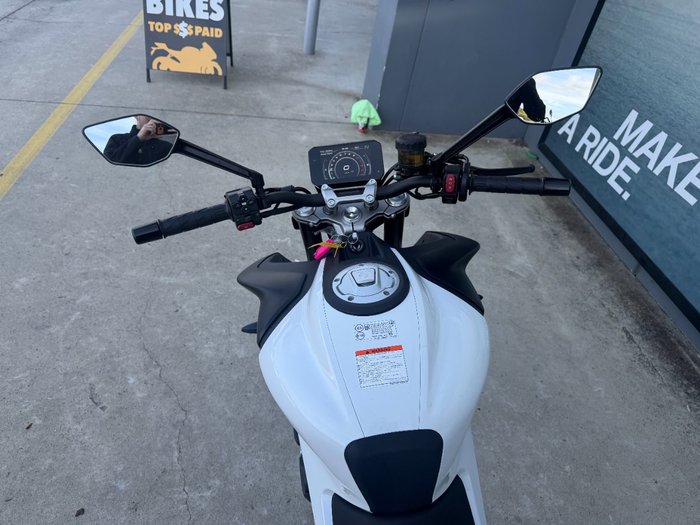 2025 CFMOTO 450 NK White