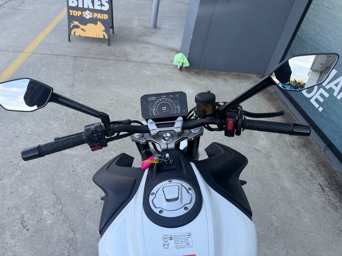 2025 CFMOTO 450 NK White