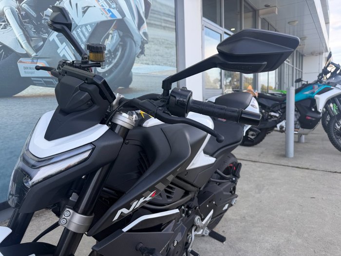 2025 CFMOTO 450 NK White