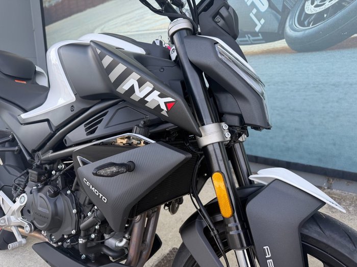 2025 CFMOTO 450 NK White
