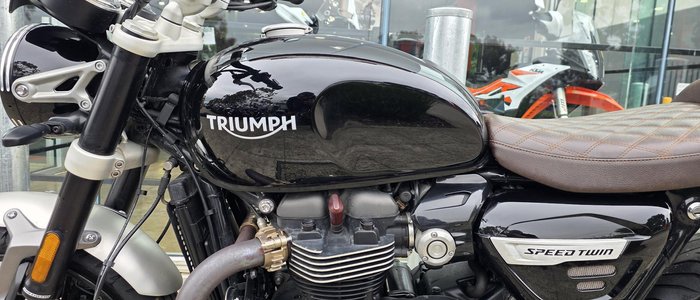 2022 Triumph Speed Twin 1200 Speed Twin Black