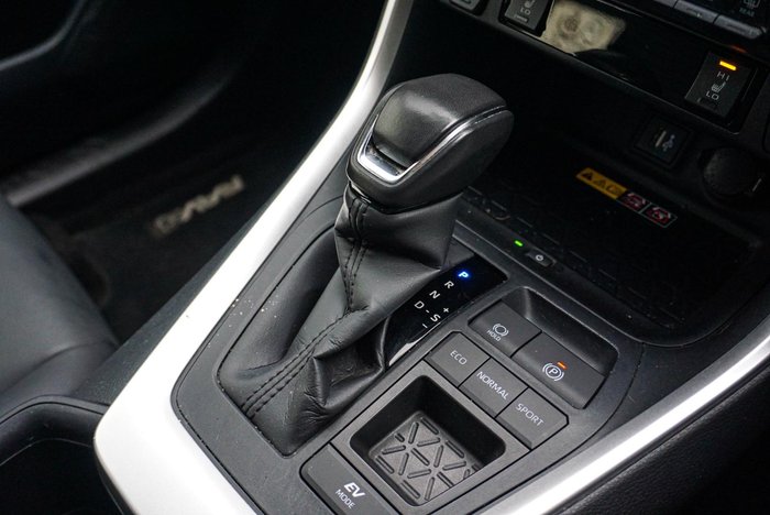2023 Toyota RAV4 XSE