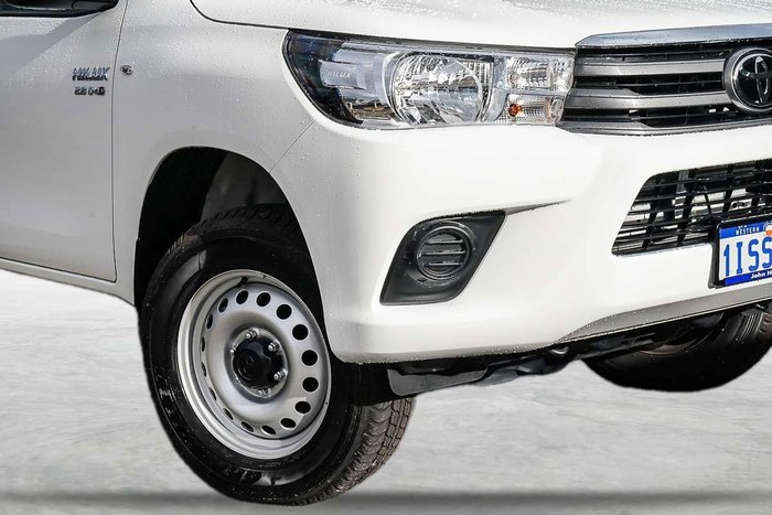 2025 Toyota Hilux SR