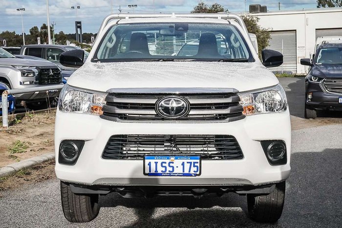 2025 Toyota Hilux SR