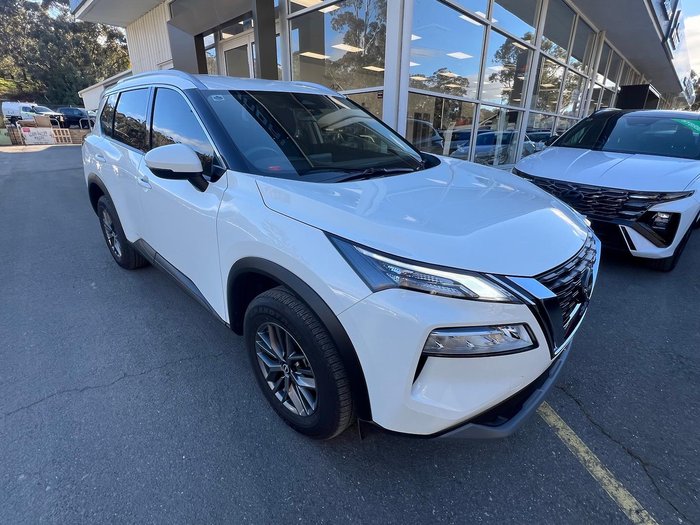 2025 Nissan X-TRAIL ST