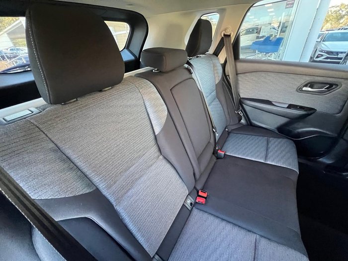 2025 Nissan X-TRAIL ST