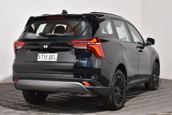 2024 Mahindra XUV700 AX7L Black Edition