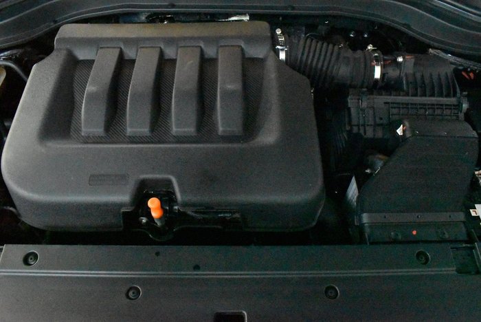2024 Mahindra XUV700 AX7L Black Edition