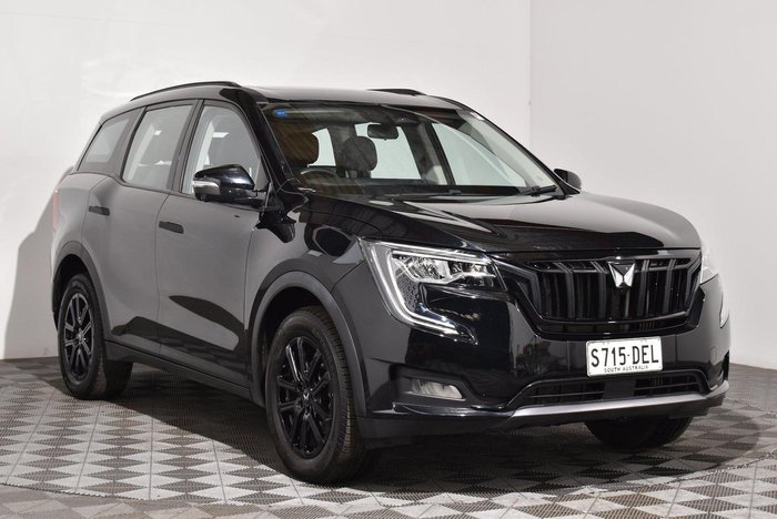 2024 Mahindra XUV700