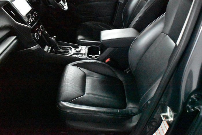2024 Mahindra XUV700 AX7L Black Edition