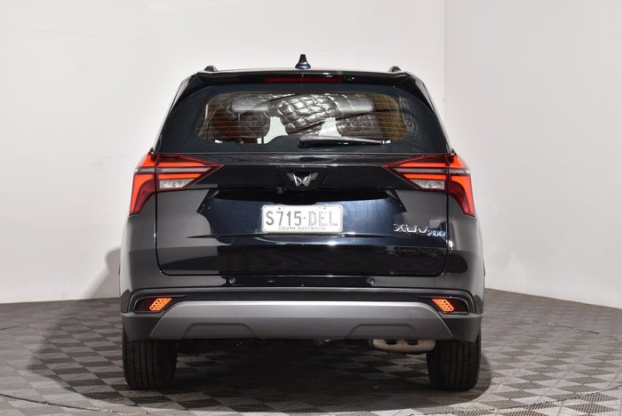 2024 Mahindra XUV700 AX7L Black Edition