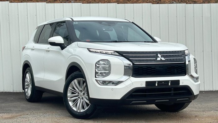 2023 Mitsubishi Outlander ES