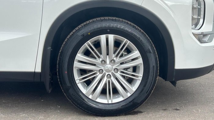 2023 Mitsubishi Outlander ES