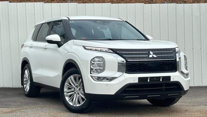 2023 Mitsubishi Outlander ES