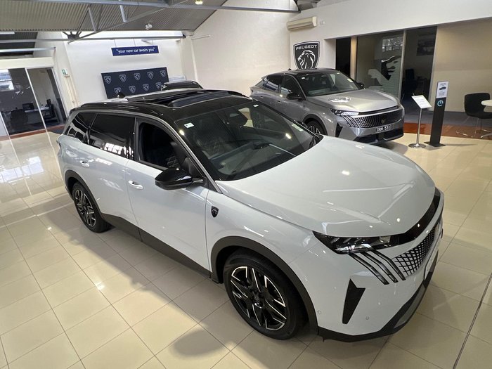 2025 Peugeot 5008 GT Premium Hybrid
