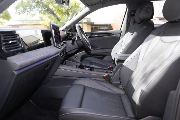 2026 Volkswagen Tiguan 200TSI eHybrid R-Line
