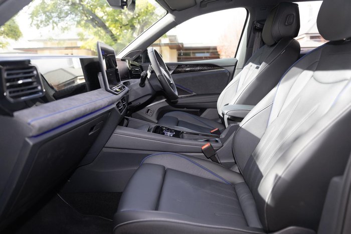 2026 Volkswagen Tiguan 200TSI eHybrid R-Line