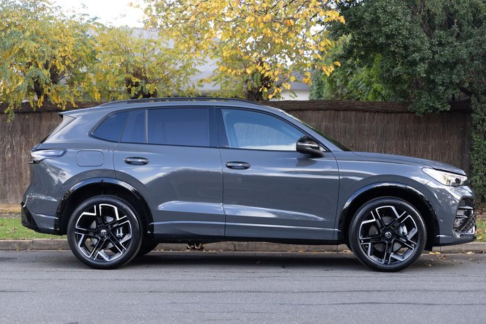 2026 Volkswagen Tiguan 200TSI eHybrid R-Line