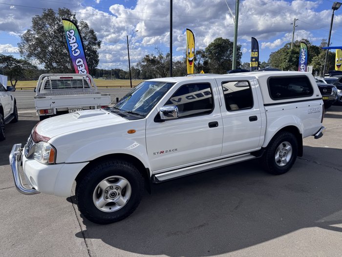 2009 Nissan Navara ST-R